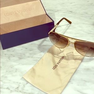 *MINT* Louis Vuitton Pilote Aviator Sunglasses